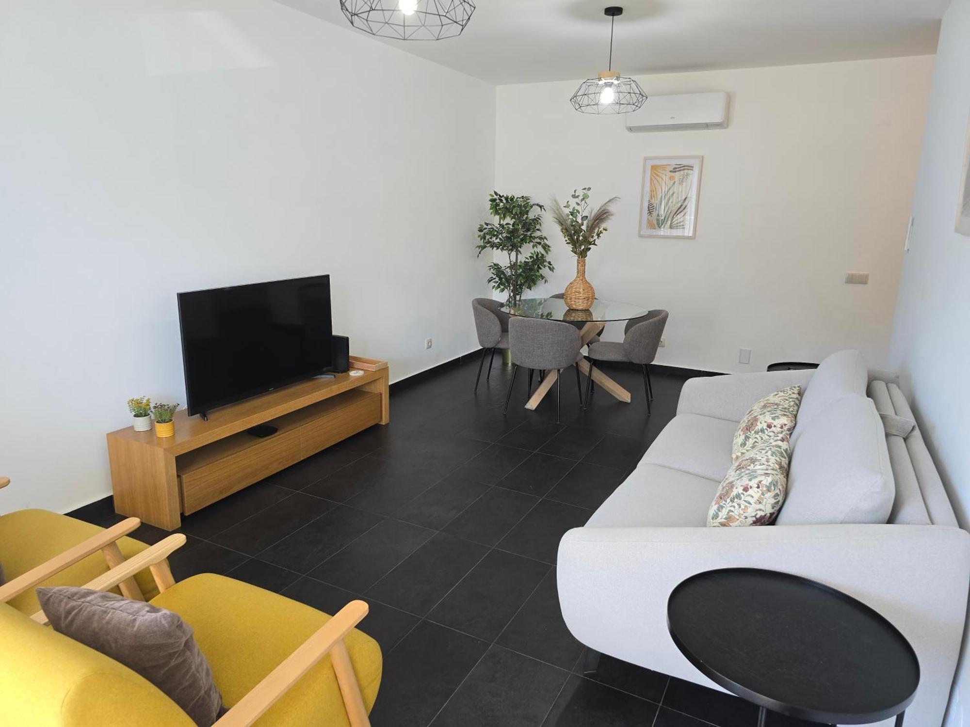Apartment Deluxe By Bguest