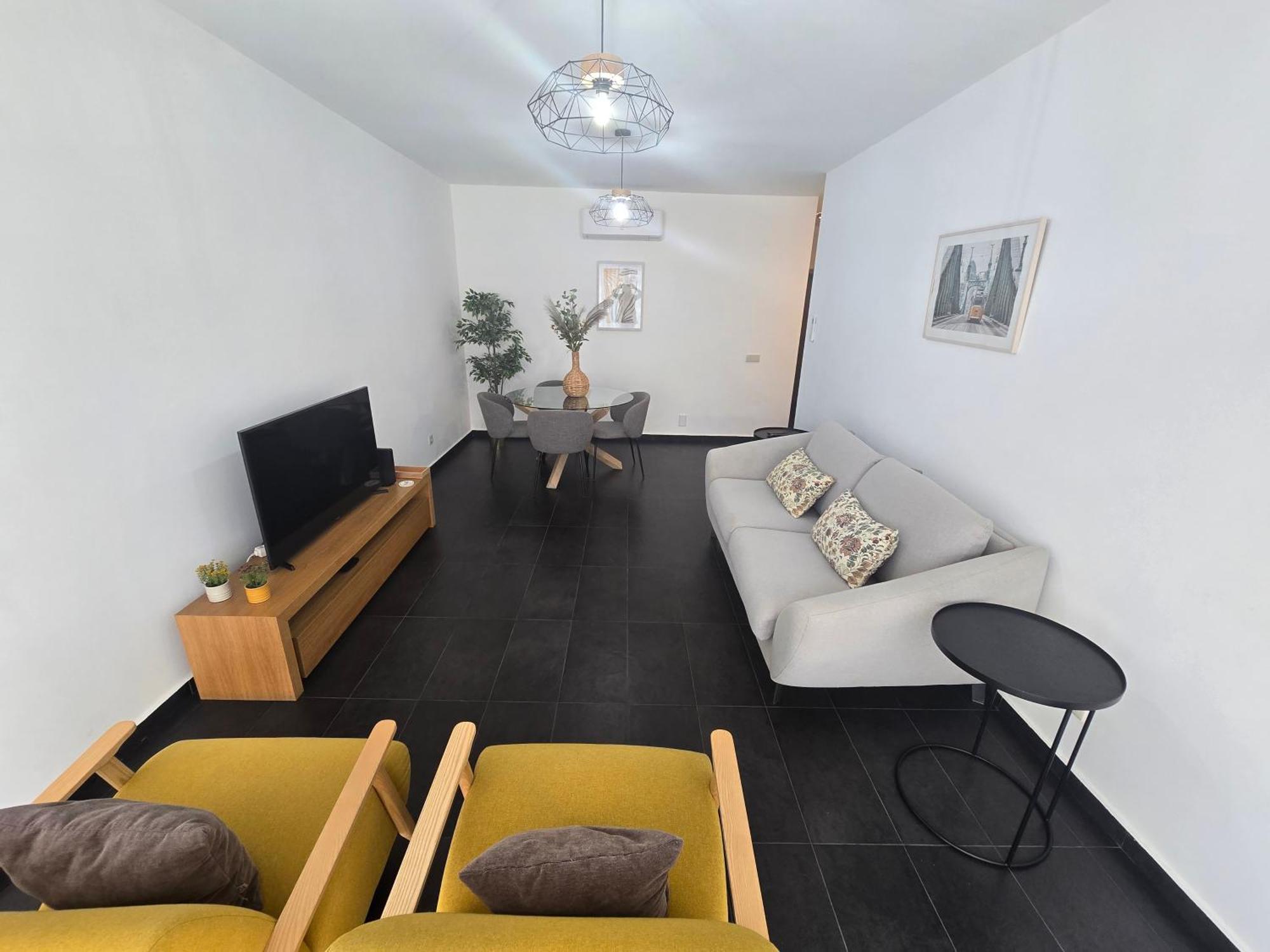 Apartment Deluxe By Bguest